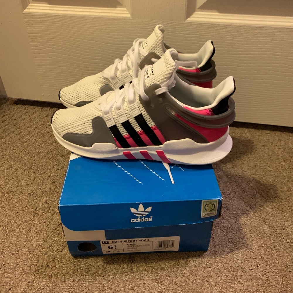 Women’s shoes